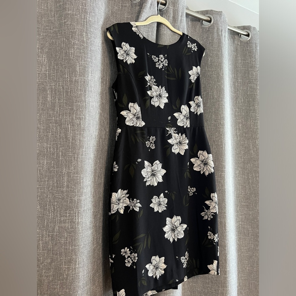 Banana Republic black fitted midi dress with big white flowers & green leaves